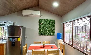 San Vicente, Santa Elena - Encantadora cabaña con terreno de 440 m2, ideal para negocio o vivienda.