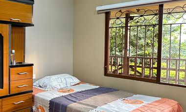 San Vicente, Santa Elena - Encantadora cabaña con terreno de 440 m2, ideal para negocio o vivienda.