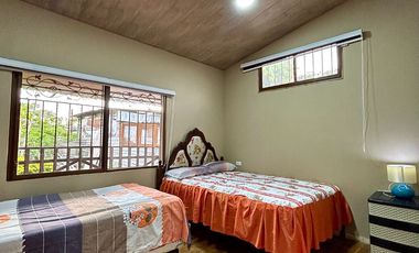 San Vicente, Santa Elena - Encantadora cabaña con terreno de 440 m2, ideal para negocio o vivienda.