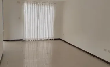 ARRIENDO CASA EN TUMBACO - CONJUNTO MIRA CETI