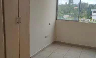 ARRIENDO CASA EN TUMBACO - CONJUNTO MIRA CETI