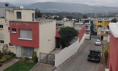 ARRIENDO CASA EN TUMBACO - CONJUNTO MIRA CETI