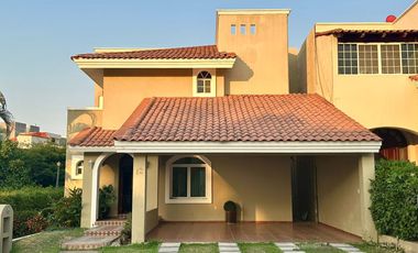 CASA EN VENTA EN  PARQUE ROYAL EN COLIMA