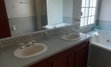CASA EN VENTA EN  PARQUE ROYAL EN COLIMA