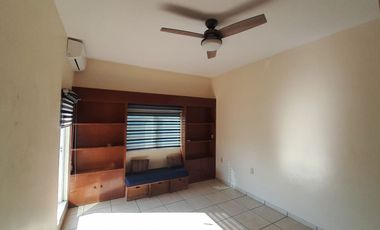 CASA EN VENTA EN  PARQUE ROYAL EN COLIMA