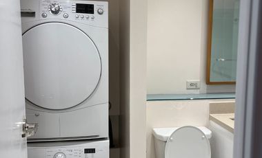 1BR Flat Condo in One Rockwell West