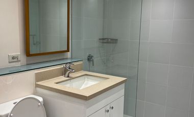 1BR Flat Condo in One Rockwell West