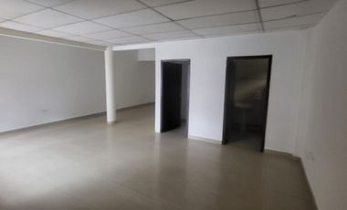 Arriendo local Urdesa Central av Las Lomas  cerca de Policentro , San Marino, Plaza Quil.