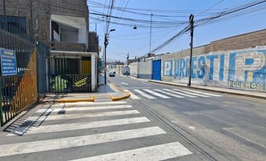 ¡Oportunidad única! Casa de 162 m² a precio de terreno en Ate