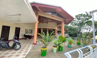 HOUSE AND LOT WITH SWIMMING POOL IN IMUS CAVITE