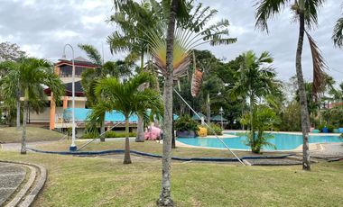 HOUSE AND LOT WITH SWIMMING POOL IN IMUS CAVITE