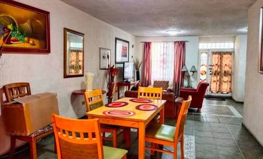 renta habitación amueblada una persona calle Héroe de Nacozari rumbo plaza cibeles