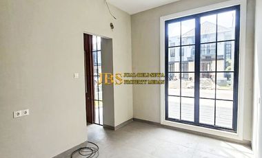 Dijual Villa Siap Huni Komplek Citraland Gama City Cluster Clarke Quay
