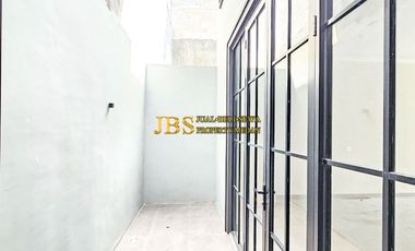 Dijual Villa Siap Huni Komplek Citraland Gama City Cluster Clarke Quay