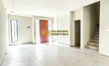 Dijual Villa Siap Huni Komplek Citraland Gama City Cluster Clarke Quay