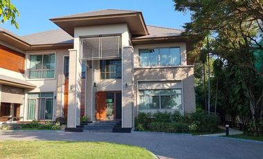 single house for sale, modern style, luxury. Chaloem Phrakiat 30 with swimming pool, living area 780 sq m., size 495 sqw., parking for 10 cars, with f
