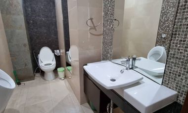 single house for sale, modern style, luxury. Chaloem Phrakiat 30 with swimming pool, living area 780 sq m., size 495 sqw., parking for 10 cars, with f