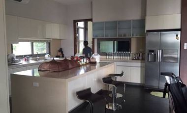 single house for sale, modern style, luxury. Chaloem Phrakiat 30 with swimming pool, living area 780 sq m., size 495 sqw., parking for 10 cars, with f