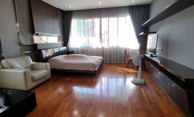 single house for sale, modern style, luxury. Chaloem Phrakiat 30 with swimming pool, living area 780 sq m., size 495 sqw., parking for 10 cars, with f