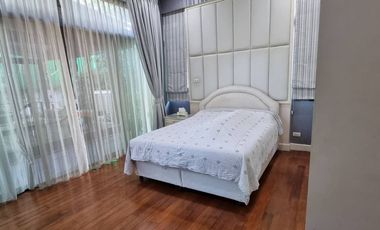 single house for sale, modern style, luxury. Chaloem Phrakiat 30 with swimming pool, living area 780 sq m., size 495 sqw., parking for 10 cars, with f
