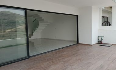 Casa en Venta en Residencial Lago Esmeralda