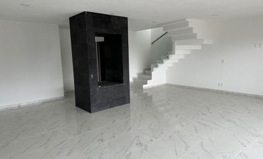 Casa en Venta en Residencial Lago Esmeralda