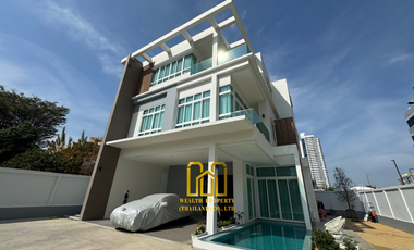 **🏡 For Sale or Rent: Artiverse Luxury Home 🏡**  Bangna