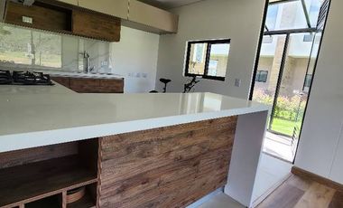 ESTRENAR CASA CAMPESTRE 2 PISOS 158 MTS , 3 HABIT 4 BAÑOS, PAR 4 CARROS 1 OFICINA  CON ASEGURADORA