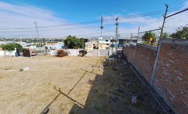 TERRENO EN RENTA EN CORREGIDORA JUNTO A SANTA BARBARA, SOBRE CARRETERA