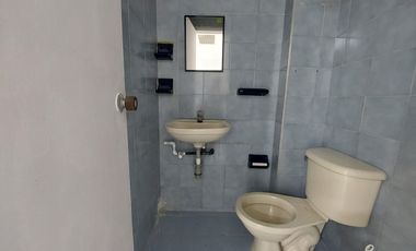 VENDO LOCAL COMERCIAL CON BAÑO PRIVADO EN IV ETAPA CABECERA