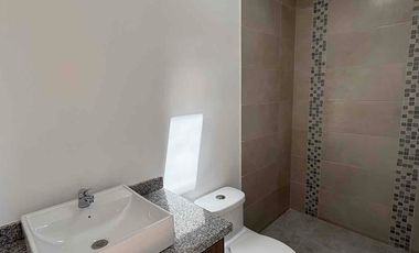 Venta de casa por estrenar en Llano grande