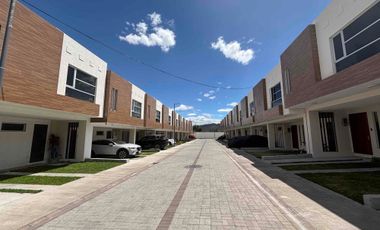 Venta de casa por estrenar en Llano grande