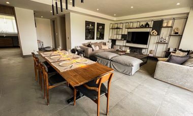 Departamento En Venta En Bosque Real Ivy, 3 Recámaras Frente al Campo De Golf