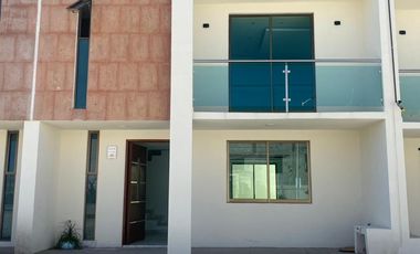 EN VENTA CASA DE TRES PLATAS , EN FRACC. RESIDENCIAL HACIENDA REAL, TOLCAYUCA HGO.