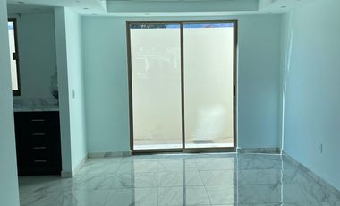 EN VENTA CASA DE TRES PLATAS , EN FRACC. RESIDENCIAL HACIENDA REAL, TOLCAYUCA HGO.