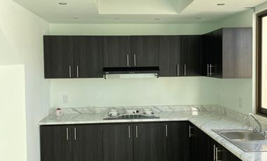 EN VENTA CASA DE TRES PLATAS , EN FRACC. RESIDENCIAL HACIENDA REAL, TOLCAYUCA HGO.