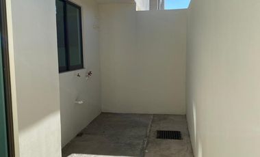 EN VENTA CASA DE TRES PLATAS , EN FRACC. RESIDENCIAL HACIENDA REAL, TOLCAYUCA HGO.