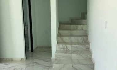 EN VENTA CASA DE TRES PLATAS , EN FRACC. RESIDENCIAL HACIENDA REAL, TOLCAYUCA HGO.