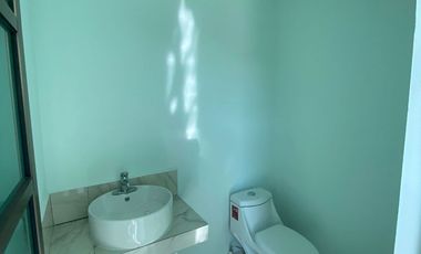 EN VENTA CASA DE TRES PLATAS , EN FRACC. RESIDENCIAL HACIENDA REAL, TOLCAYUCA HGO.