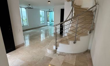 CASA EN VENTA EN VILLA CAMPESTRE DE 3 HABITACIONES PISOS DE MARMOL