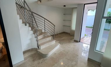 CASA EN VENTA EN VILLA CAMPESTRE DE 3 HABITACIONES PISOS DE MARMOL
