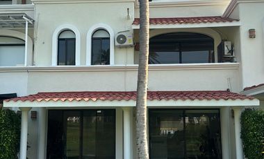HERMOSA VILLA EN VENTA DENTRO DE VIDANTA ACAPULCO CON VISTA Y SALIDA AL CAMPO DE GOLF