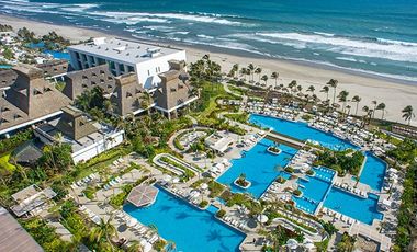HERMOSA VILLA EN VENTA DENTRO DE VIDANTA ACAPULCO CON VISTA Y SALIDA AL CAMPO DE GOLF