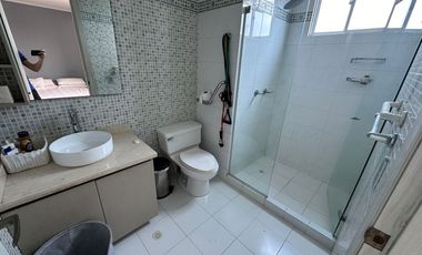 APARTAMENTO EN ALTO PRADO EN VENTA. 3 CUARTOS CON BAÑO Y ESTAR DE ALCOBAS