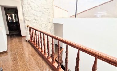 CASA EN VALLE HERMOSO SURCO