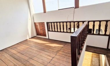 CASA EN VALLE HERMOSO SURCO