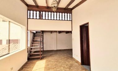 CASA EN VALLE HERMOSO SURCO