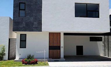 Casa en venta en Metepec con amenidades de lujo - Gimnasio, Ludoteca, Casa de descanso