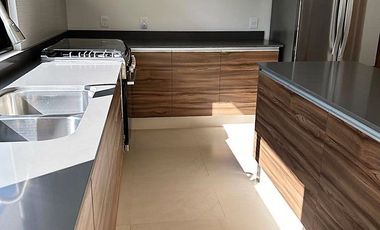 Casa en venta en Metepec con amenidades de lujo - Gimnasio, Ludoteca, Casa de descanso