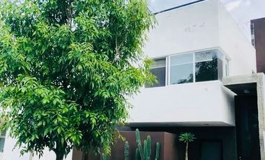 Casa amueblada en privada Moradas de Silva en Celaya